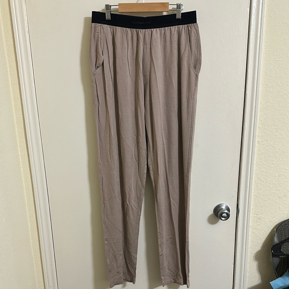 NWT Alphalete Men’s Lounge Joggers Medium - Picture 4 of 10